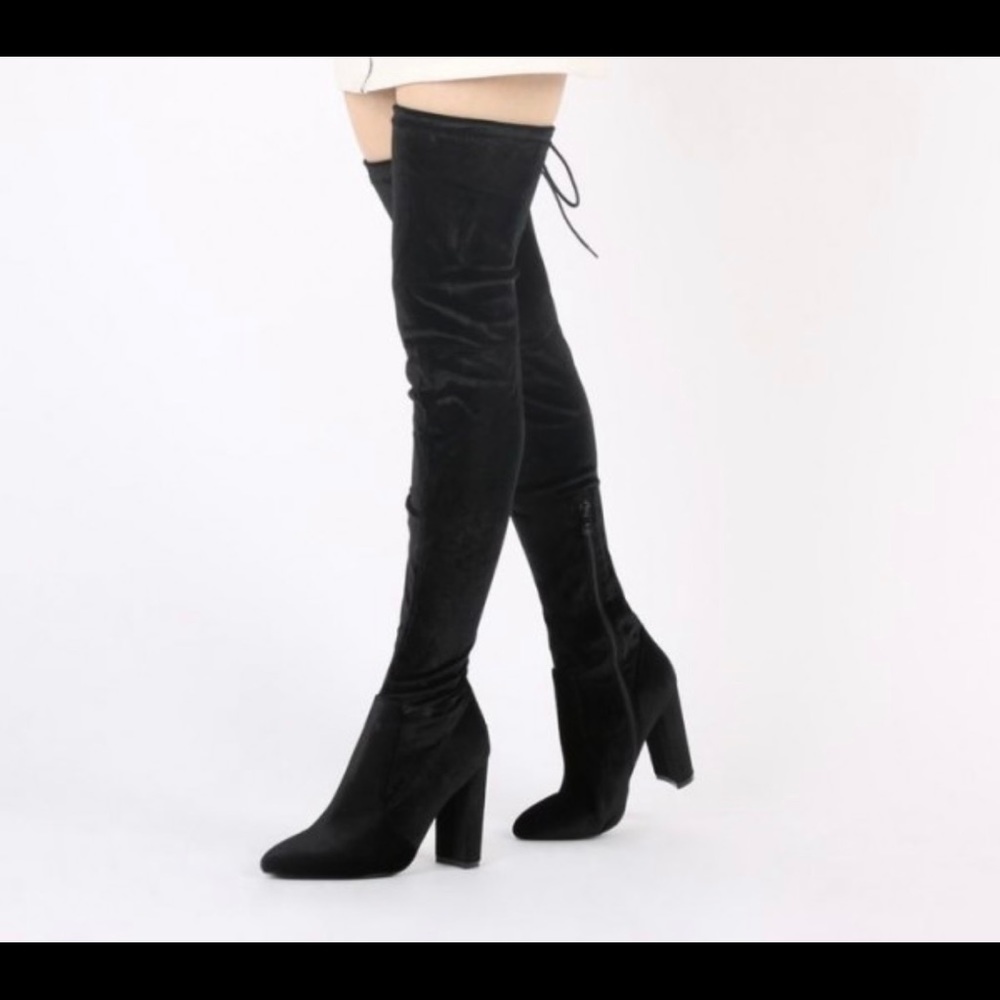 Thigh high boots😍